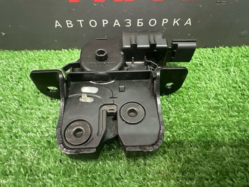 Замок крышки багажника Renault Kaptur 2017