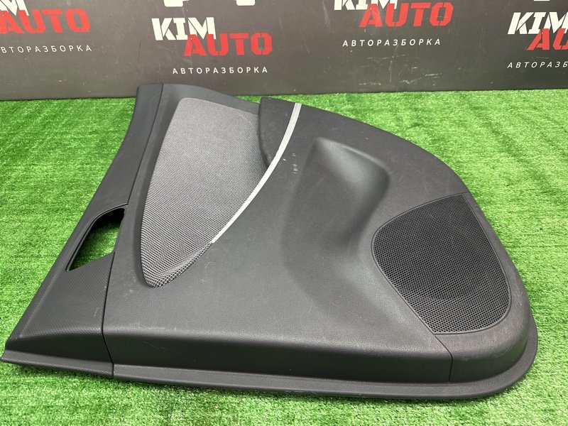 Обшивка двери Hyundai Solaris 1 2013