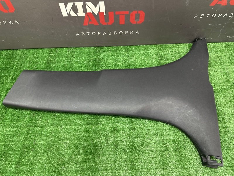 Накладка центральной стойки нижняя Hyundai Solaris 1 2013