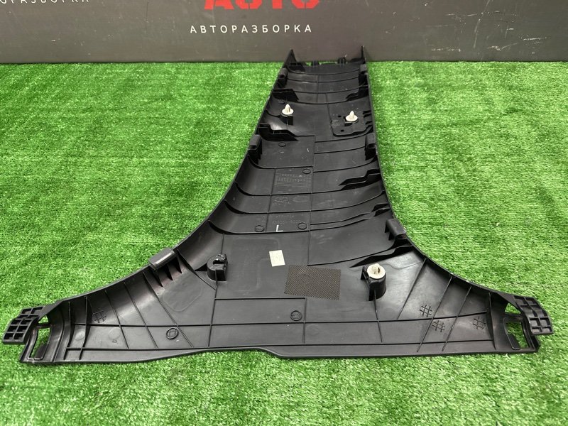 Накладка центральной стойки нижняя Hyundai Solaris 1 2013