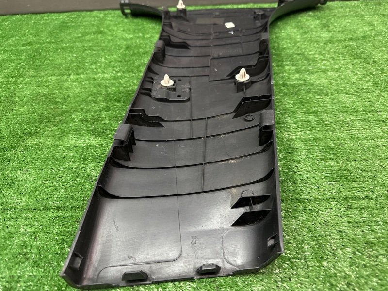 Накладка центральной стойки нижняя Hyundai Solaris 1 2013