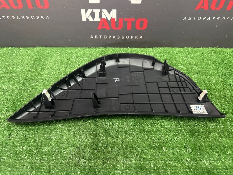 Накладка торпедо боковая Hyundai Solaris 1 2013