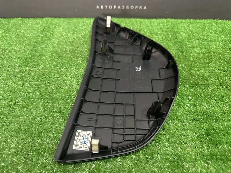 Накладка торпедо боковая Hyundai Solaris 1 2013