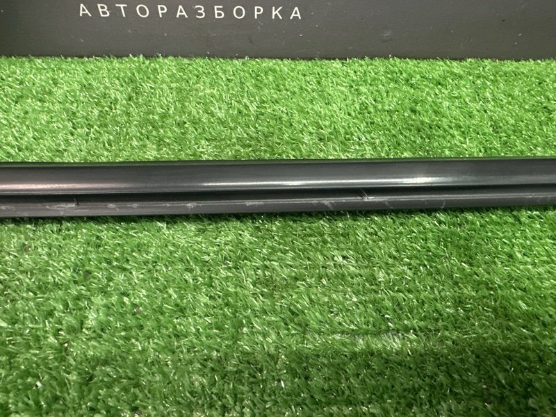 Уплотнитель стекла наружный (Бархотка) Hyundai Solaris 1 2013