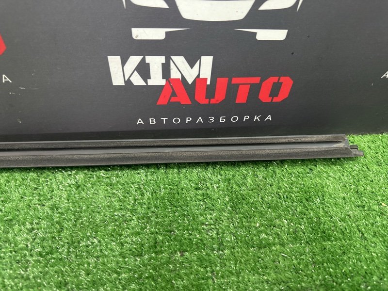 Уплотнитель стекла наружный (Бархотка) Hyundai Solaris 1 2013