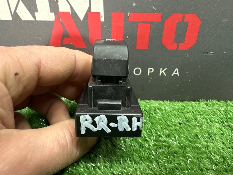 Кнопка стеклоподъемника Kia Ceed SW 2010 ED