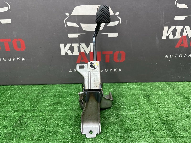 Педаль тормоза Hyundai Solaris 1 2013