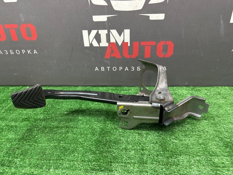 Педаль тормоза Hyundai Solaris 1 2013