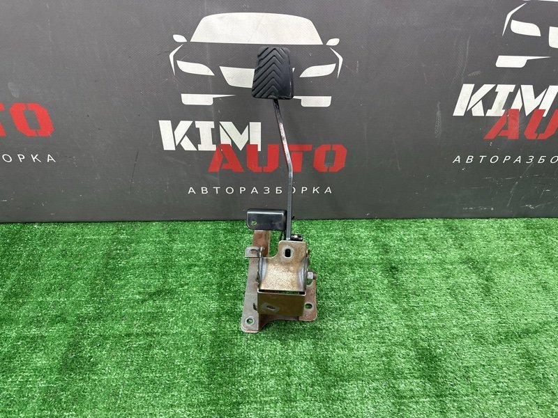 Педаль сцепления Hyundai Solaris 1 2013