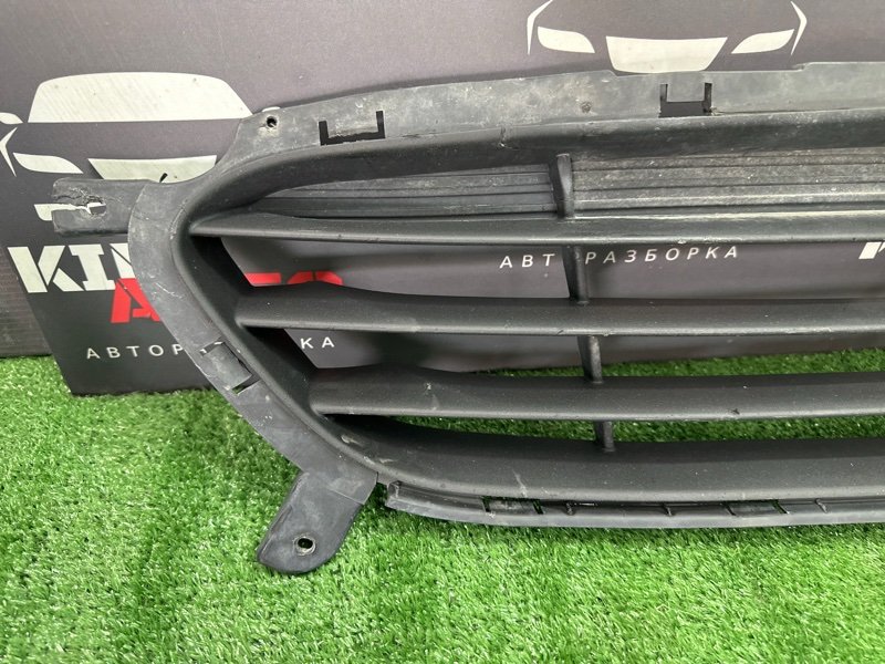 Решетка бампера нижняя Hyundai Solaris 1 2013