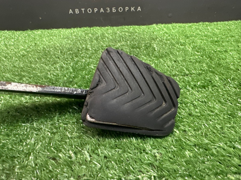 Педаль сцепления Hyundai Solaris 1 2013