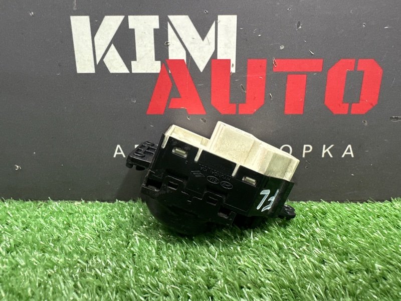 Джойстик регулировки зеркал Hyundai Solaris 1 2013