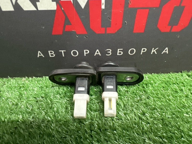 Концевик двери Hyundai Solaris 1 2013