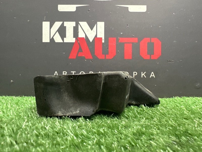 Уголок жабо Hyundai Solaris 1 2013