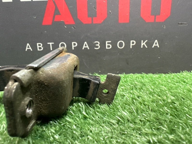 Ограничитель двери Hyundai Solaris 1 2013