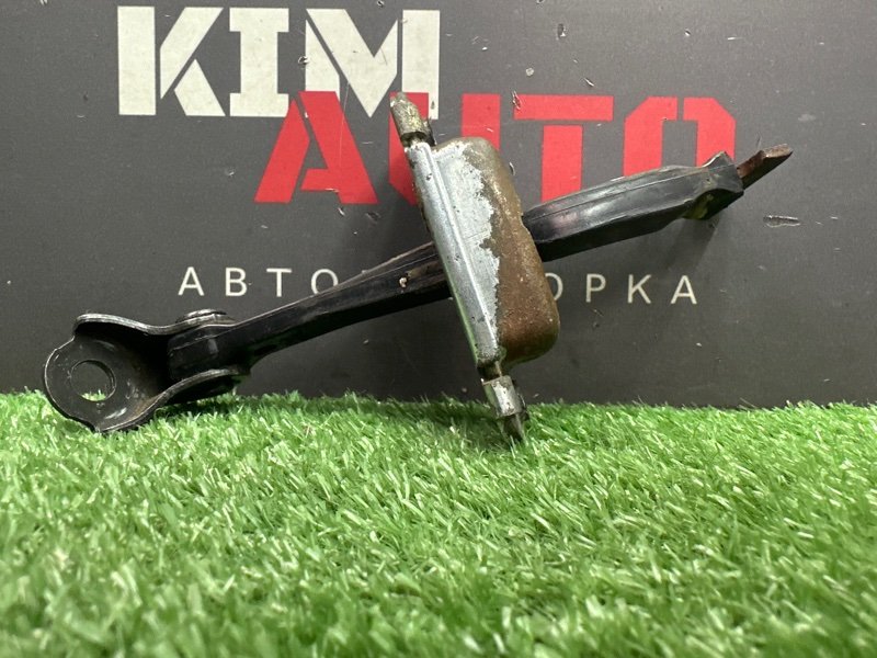 Ограничитель двери Hyundai Solaris 1 2013