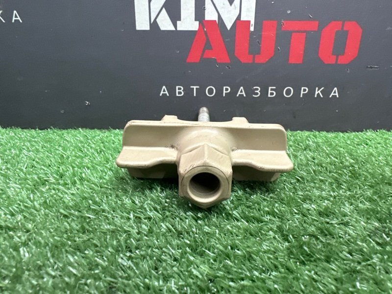 Крепление запасного колеса Hyundai Solaris 1 2013