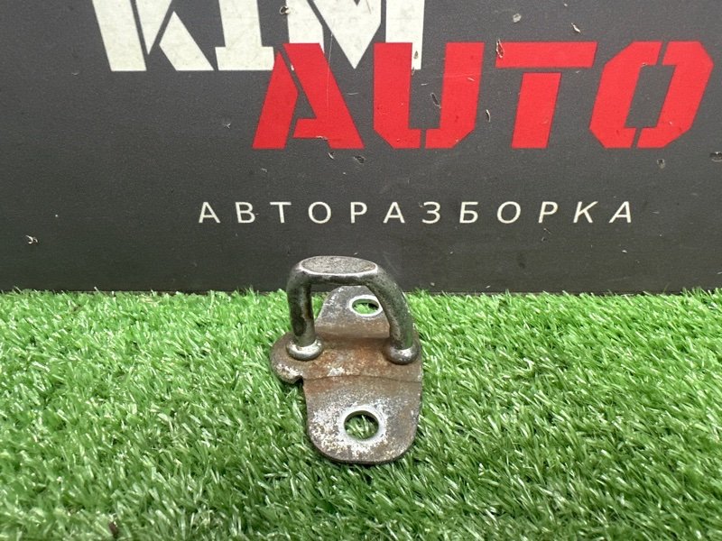 Ответная часть замка багажника Hyundai Solaris 1 2013