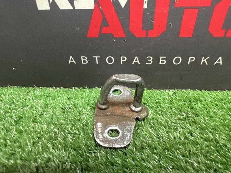 Ответная часть замка багажника Hyundai Solaris 1 2013