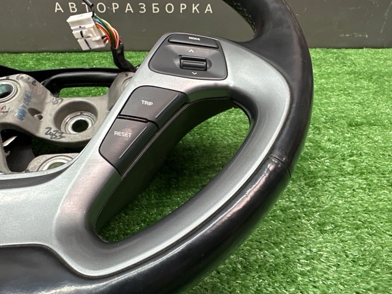 Руль кожаный с кнопками Kia Rio 3 2016 QB