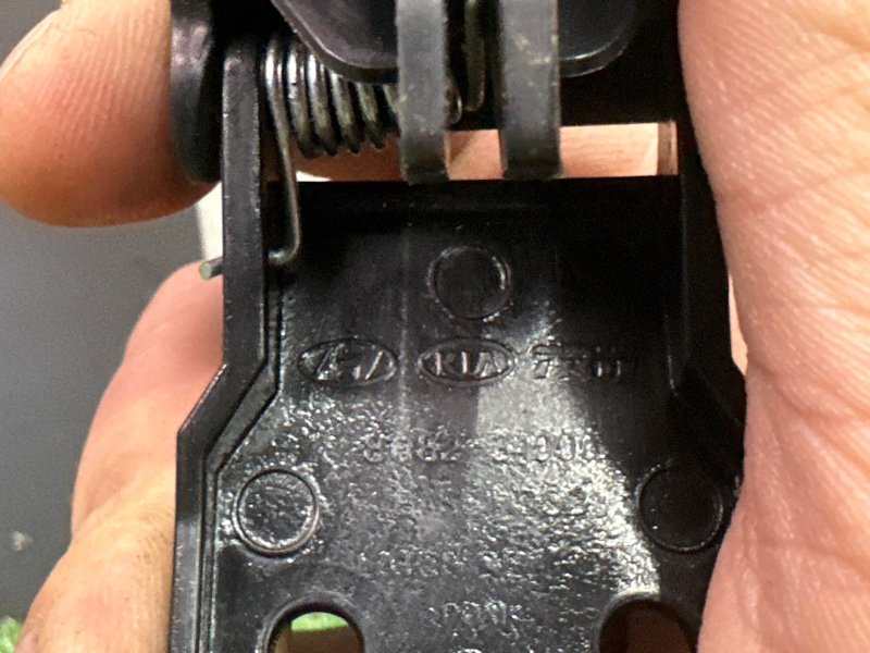 Ручка открывания капота Kia Rio 3 2016 QB