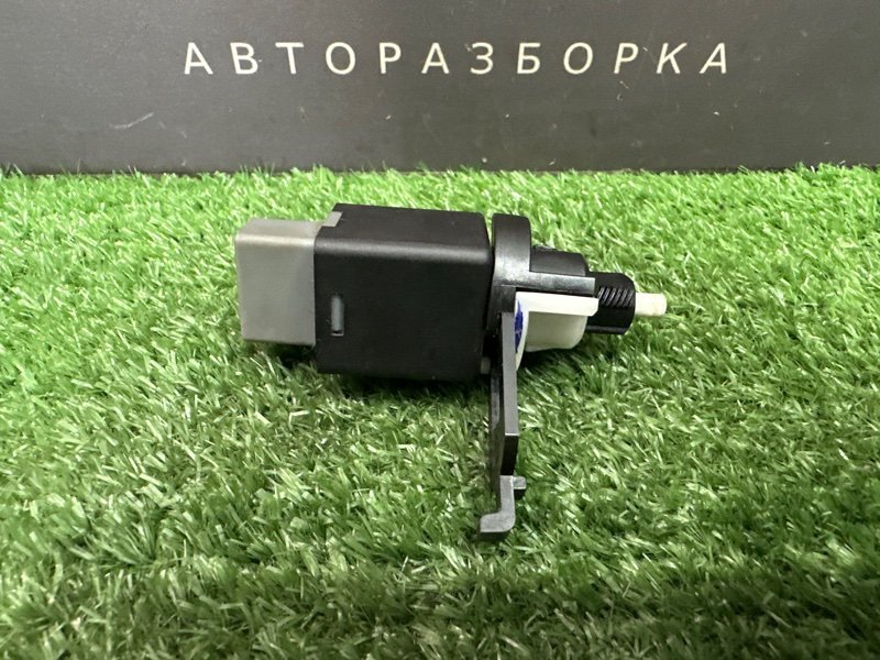 Выключатель стоп-сигнала(лягушка) Kia Rio 3 2016 QB