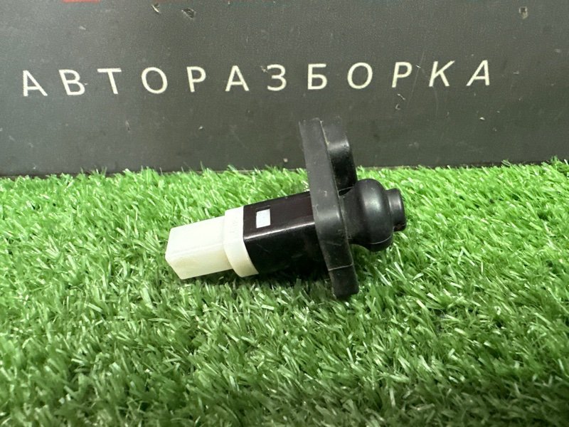 Концевик двери Kia Rio 3 2016 QB