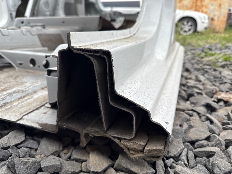 Порог со стойкой Volkswagen Polo 2017