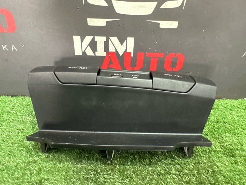 Блок розеток 12V Kia Rio 4 2017 FB