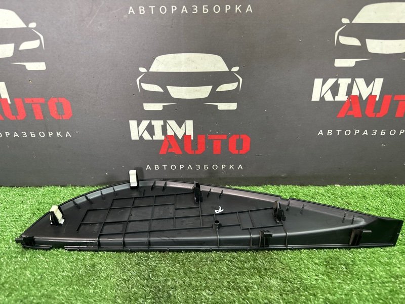 Накладка торпедо боковая Kia Rio 4 2017 FB