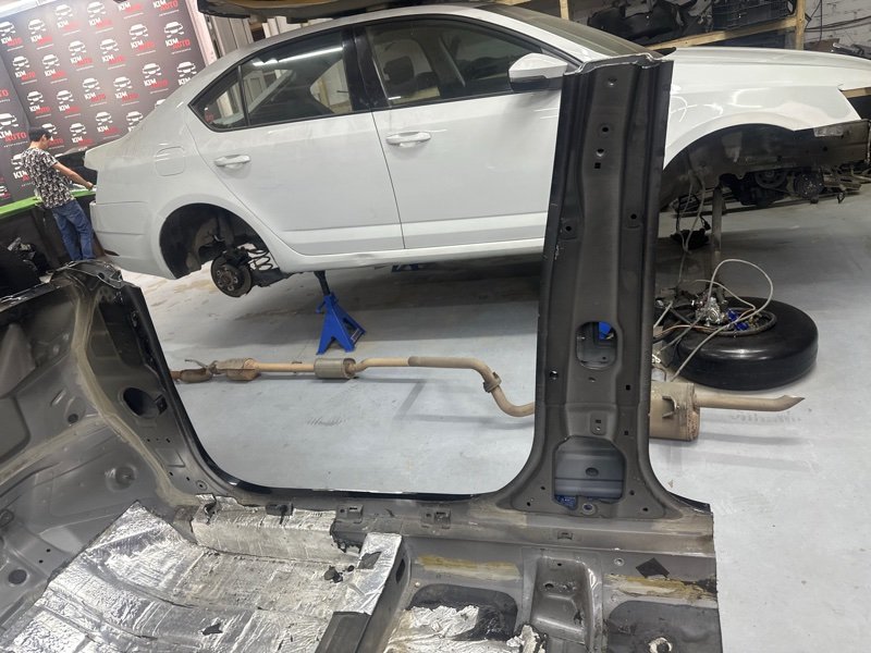 Порог со стойкой Kia Rio 4 2017 FB