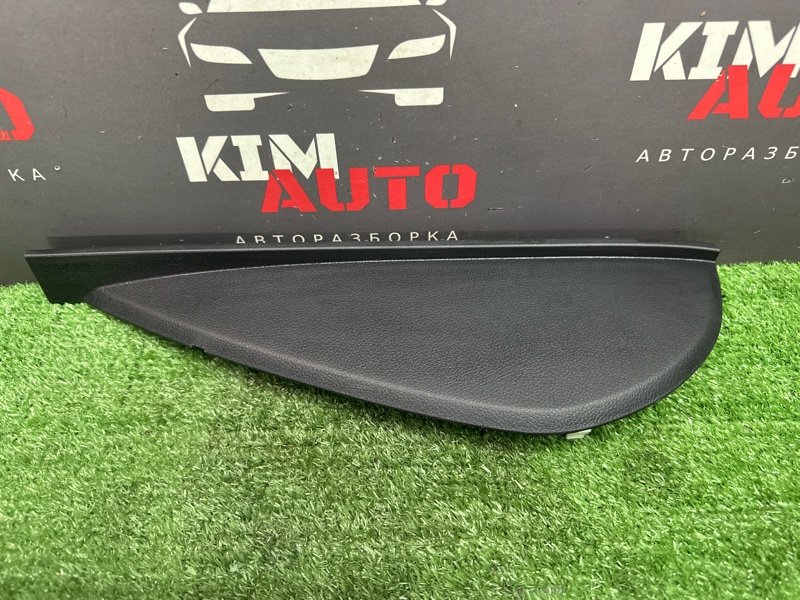 Накладка торпедо боковая Kia Rio 4 2017 FB