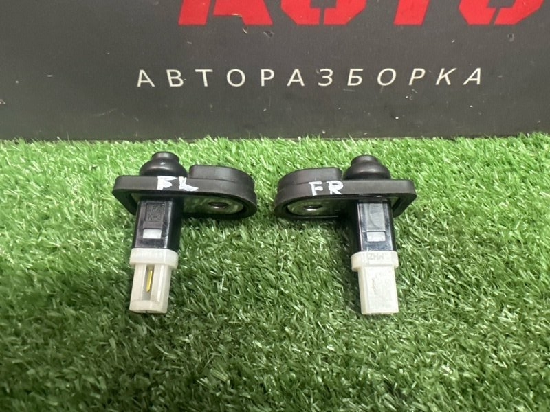 Концевик двери Kia Rio 4 2017 FB