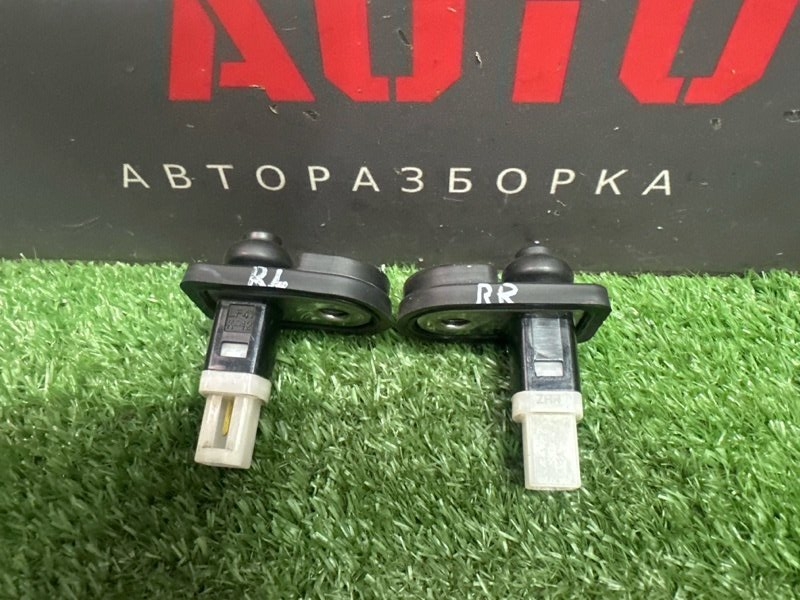 Концевик двери Kia Rio 4 2017 FB