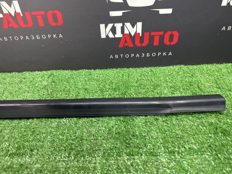 Уплотнитель стекла наружный (Бархотка) Kia Rio 4 2017 FB