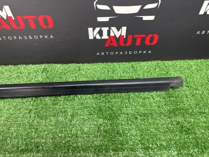 Уплотнитель стекла наружный (Бархотка) Kia Rio 4 2017 FB