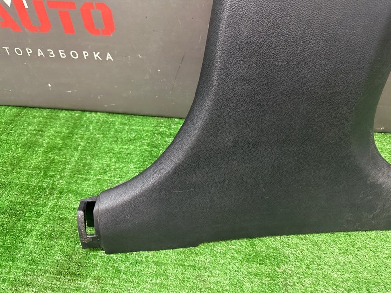 Накладка центральной стойки нижняя Kia Rio 4 2017 FB