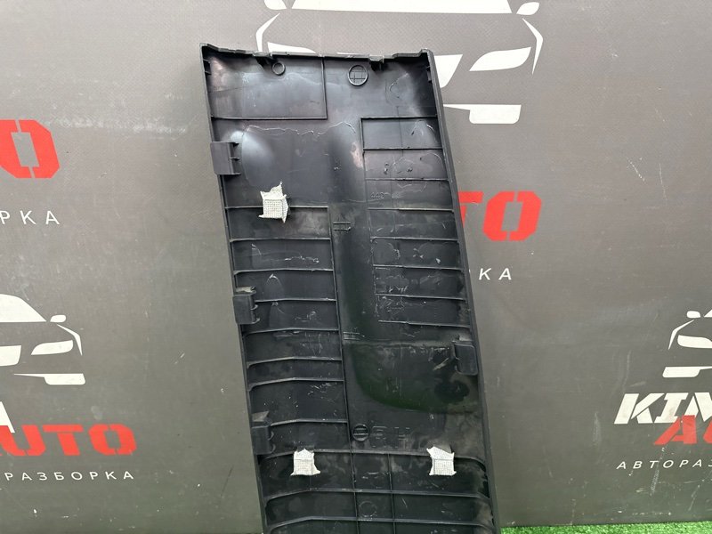 Накладка центральной стойки нижняя Kia Rio 4 2017 FB