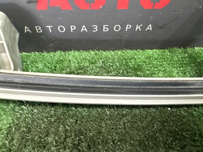 Направляющая стекла двери Kia Rio 4 2021 FB