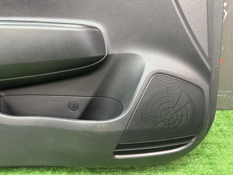 Обшивка двери Kia Rio 4 2021 FB