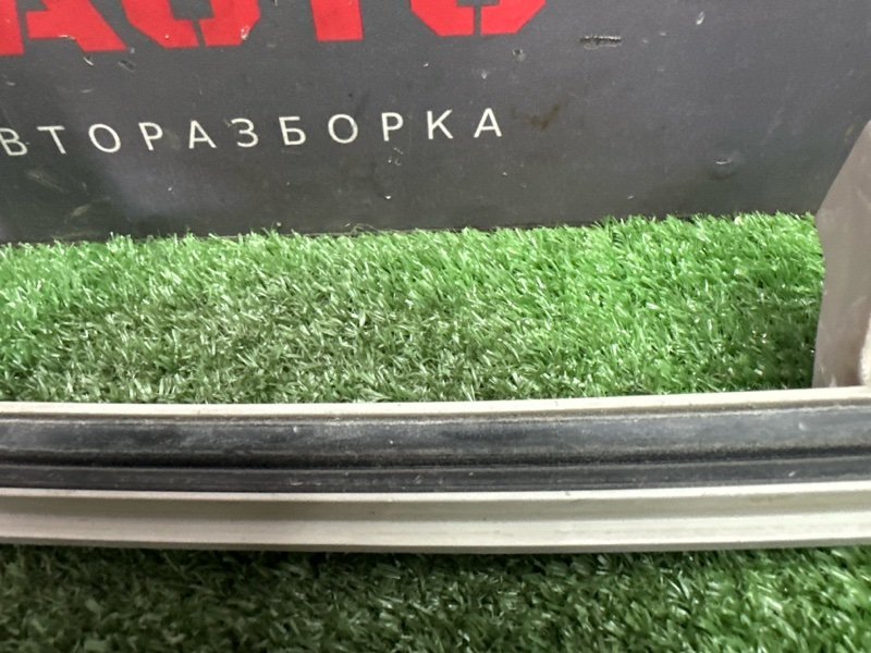 Направляющая стекла двери Kia Rio 4 2021 FB