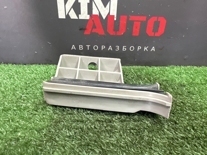 Направляющая стекла двери Kia Rio 4 2021 FB