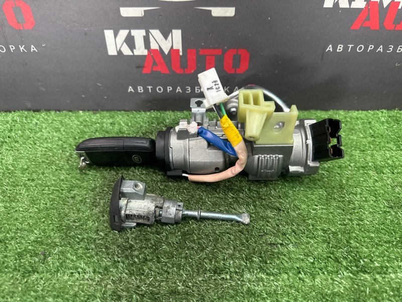 Замок зажигания, личинка двери и ключ Kia Rio 4 2021 FB