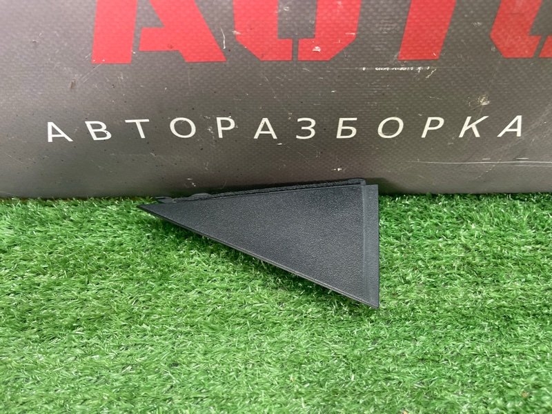 Накладка двери наружная треугольник Kia Rio 3 HB 2014 HB