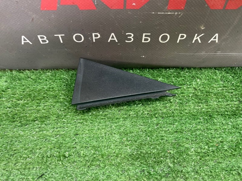 Накладка двери наружная треугольник Kia Rio 3 HB 2014 HB