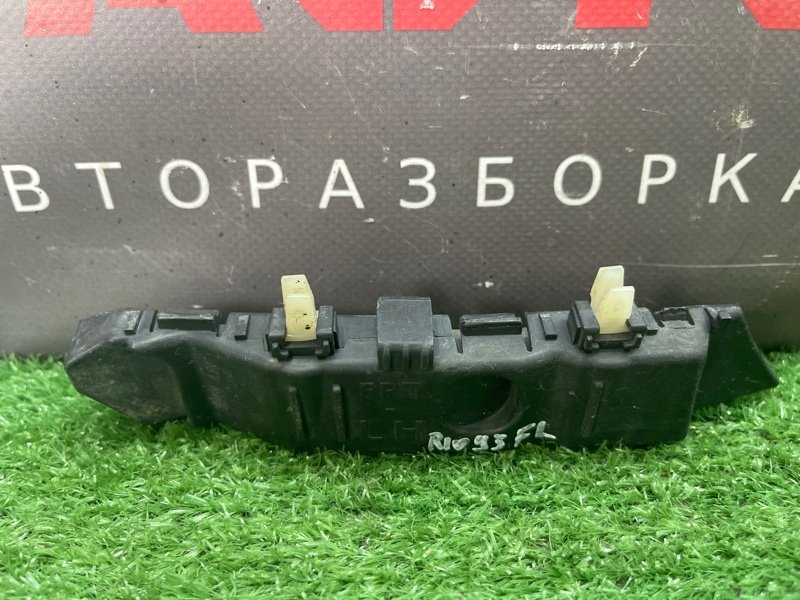 Кронштейн переднего бампера Kia Rio 3 HB 2014 HB