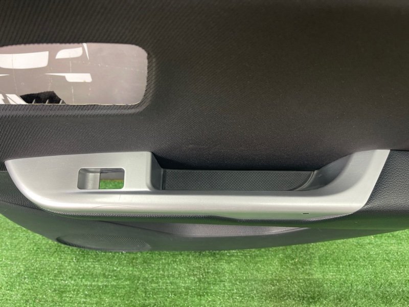 Обшивка двери Kia Rio 3 HB 2014 HB