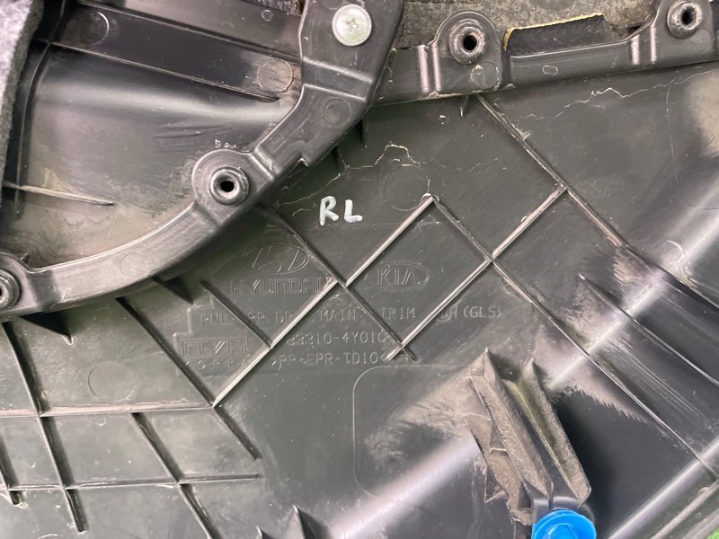 Обшивка двери Kia Rio 3 HB 2014 HB