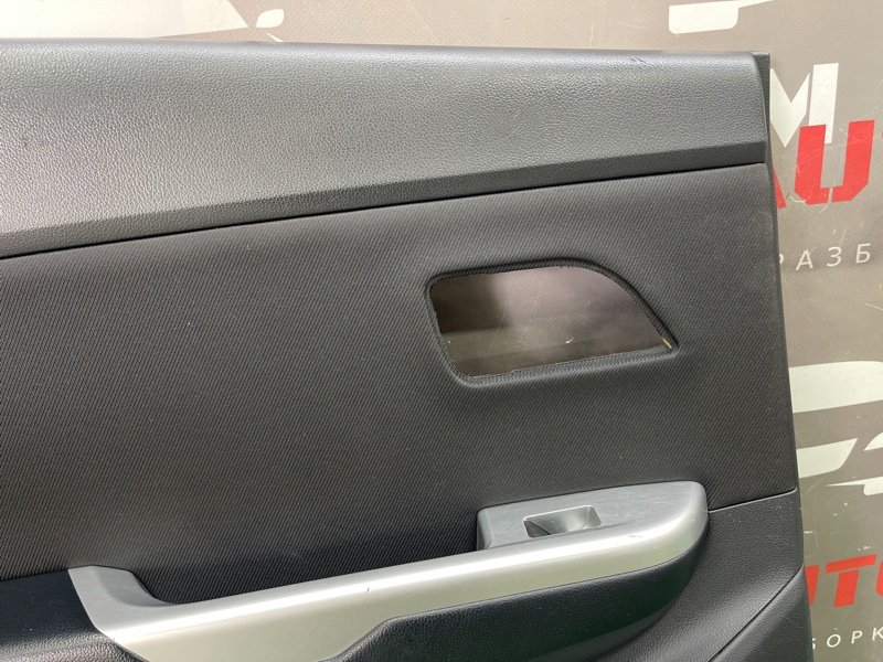 Обшивка двери Kia Rio 3 HB 2014 HB