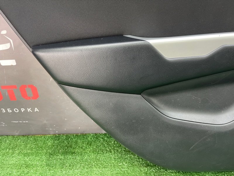 Обшивка двери Kia Rio 3 HB 2014 HB